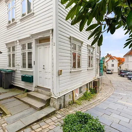 Modern Penthouse With A View - Behind Bryggen Apartment